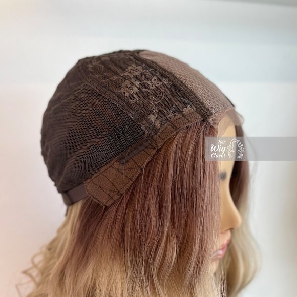 Ash Blonde Ombre Wavy Bob Small Lace Wig | Zoey - Picture 13 of 13